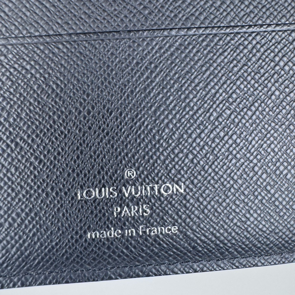 Louis Vuitton Taiga Multiple wallrt - Picture 4 of 7
